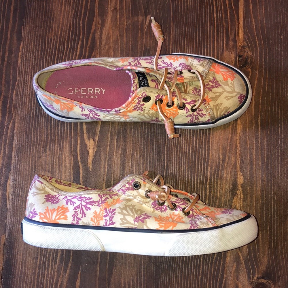 Sperry Tan Leaf Printed Top-Sider Boat Shoes - Picture 2 of 9